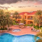 resort-906109_1920