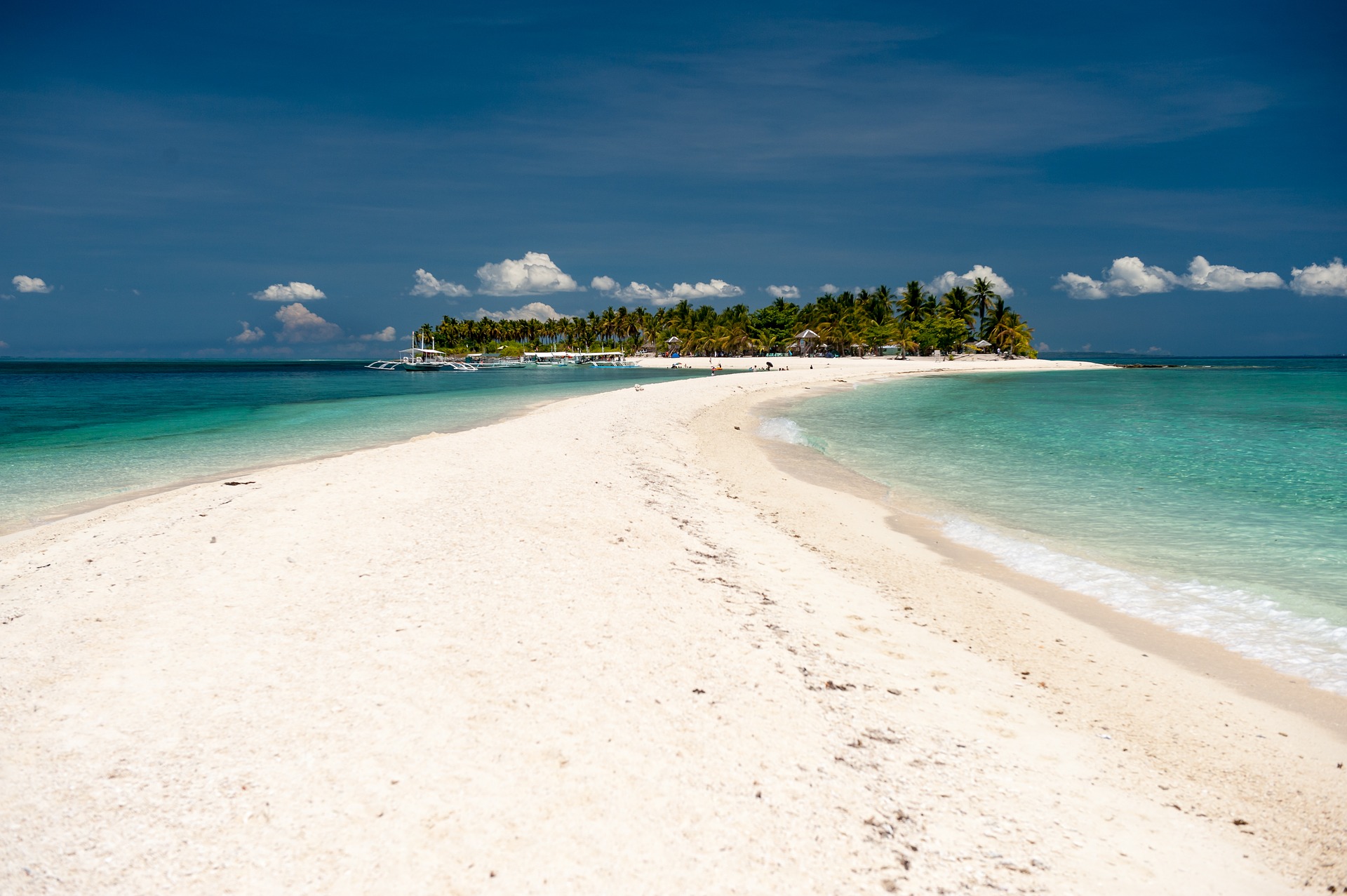 sand-g0d1f3b439_1920