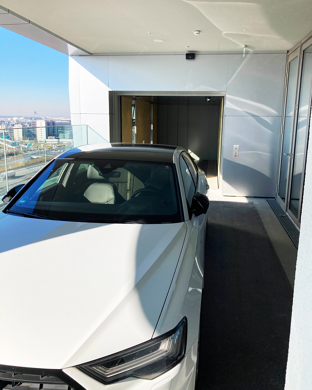 Mit dem Auto bis ins Zimmer Neues Flughafenhotel in Frankfurt mit