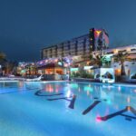 Partyurlaub auf Ibiza: 4 Nächte All Inclusive im 5* Strandhotel an der Playa d'en Bossa ab 469€ p.P.