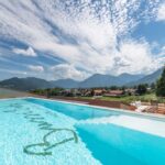 Infinity Rooftop Pool über dem Tegernsee: 2 Nächte im Adults Only-Hotel Bussi Baby mit Verwöhnpension ab 255€ p.P.